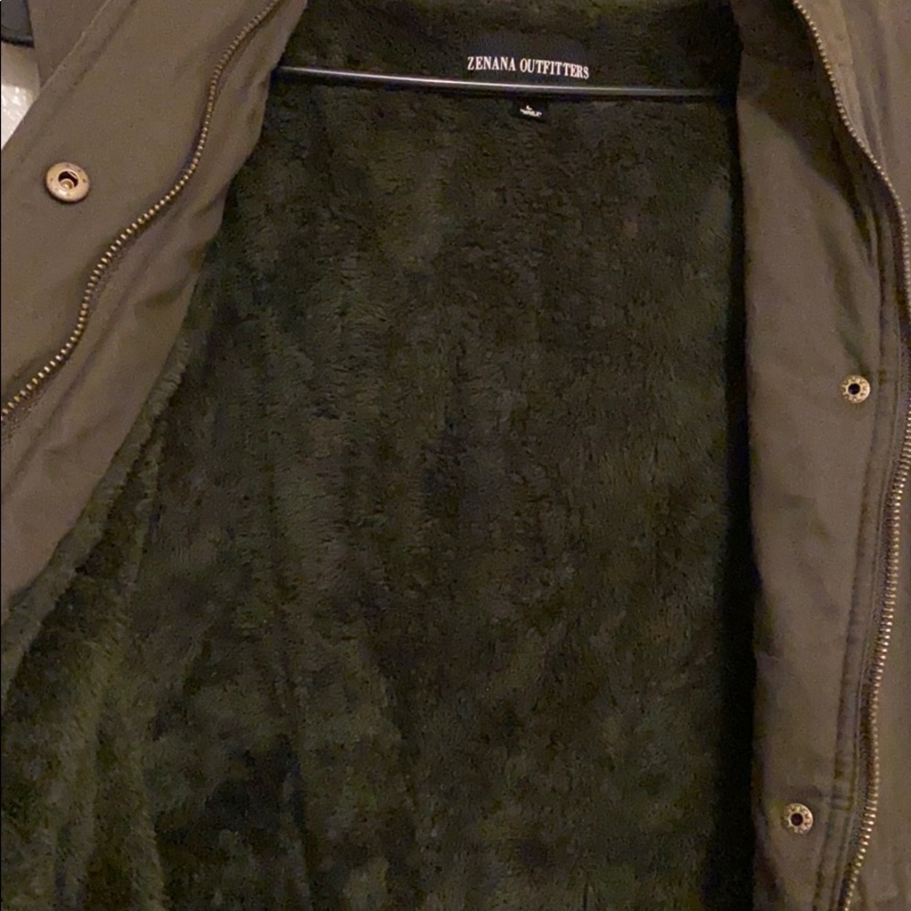Vest - Picture 2 of 4